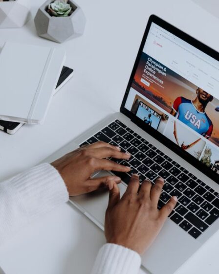Automatisation web avec agents IA dans un navigateur