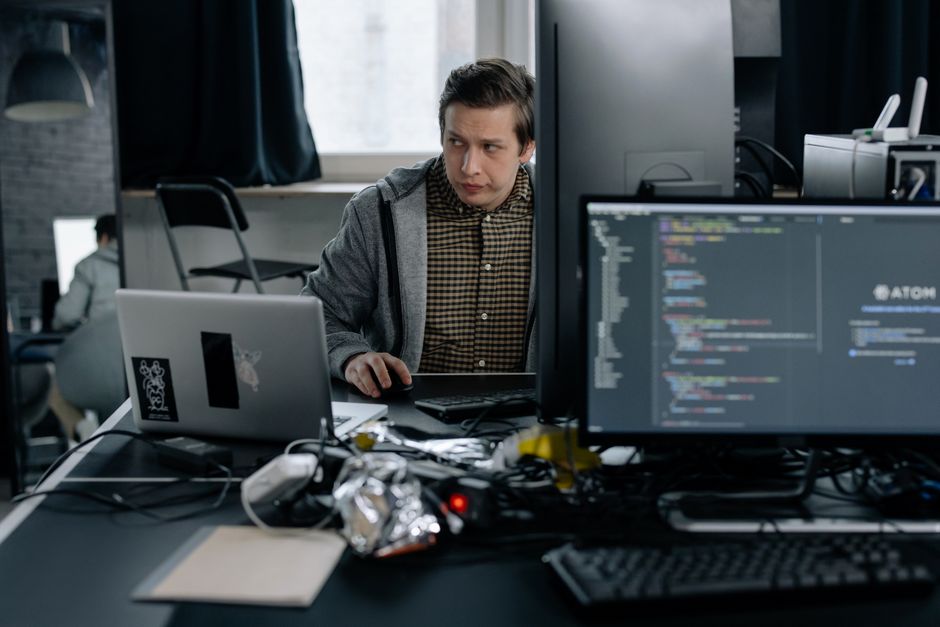 Agents, API et code : l’IA passe en mode produit