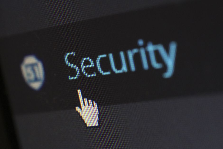 Illustration de sécurité informatique pour le brief IA