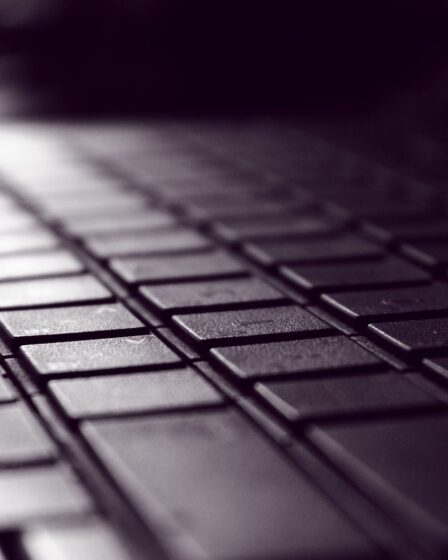 Clavier d’ordinateur illustrant la configuration de Claude Skills