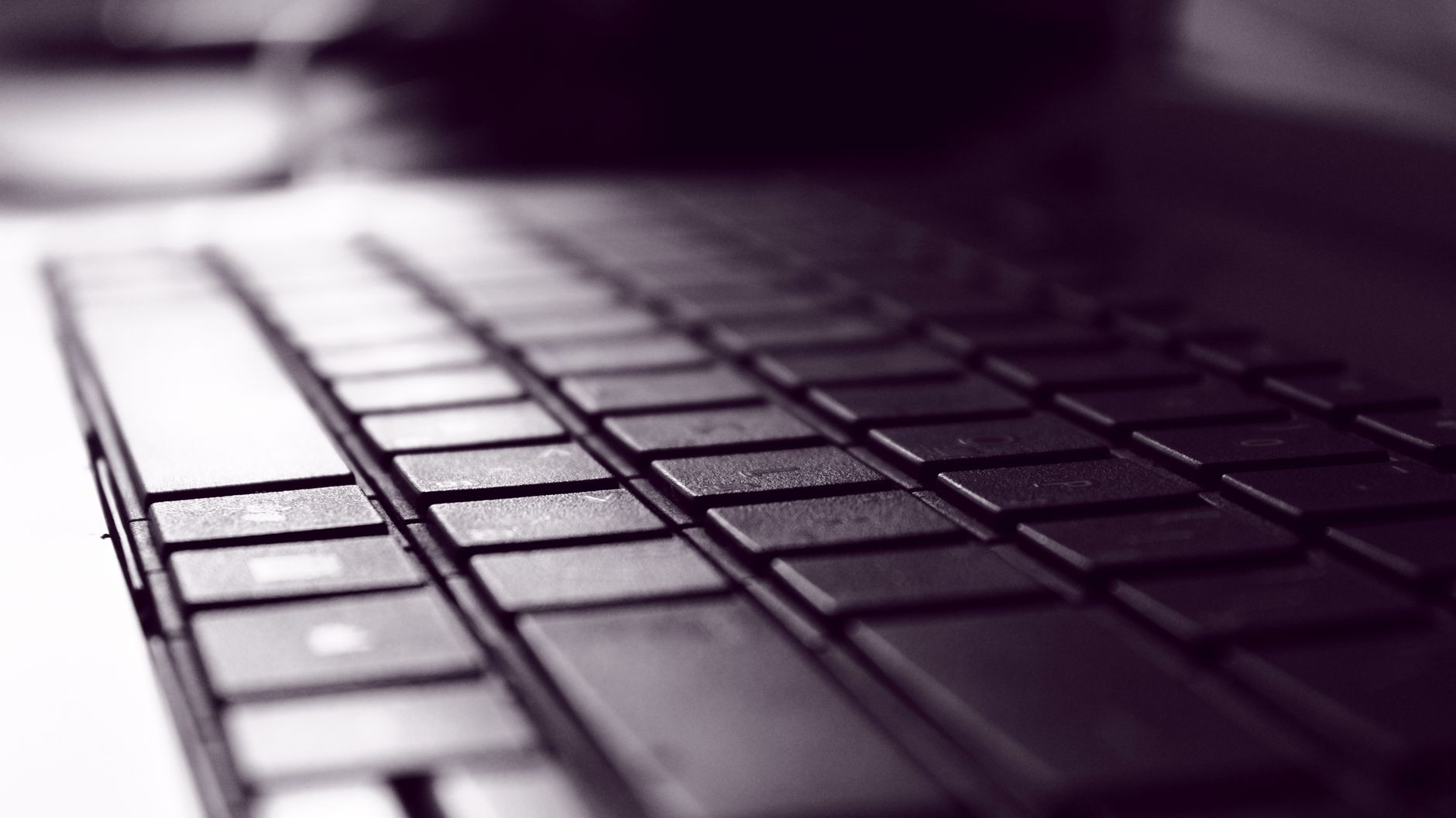 Clavier d’ordinateur illustrant la configuration de Claude Skills